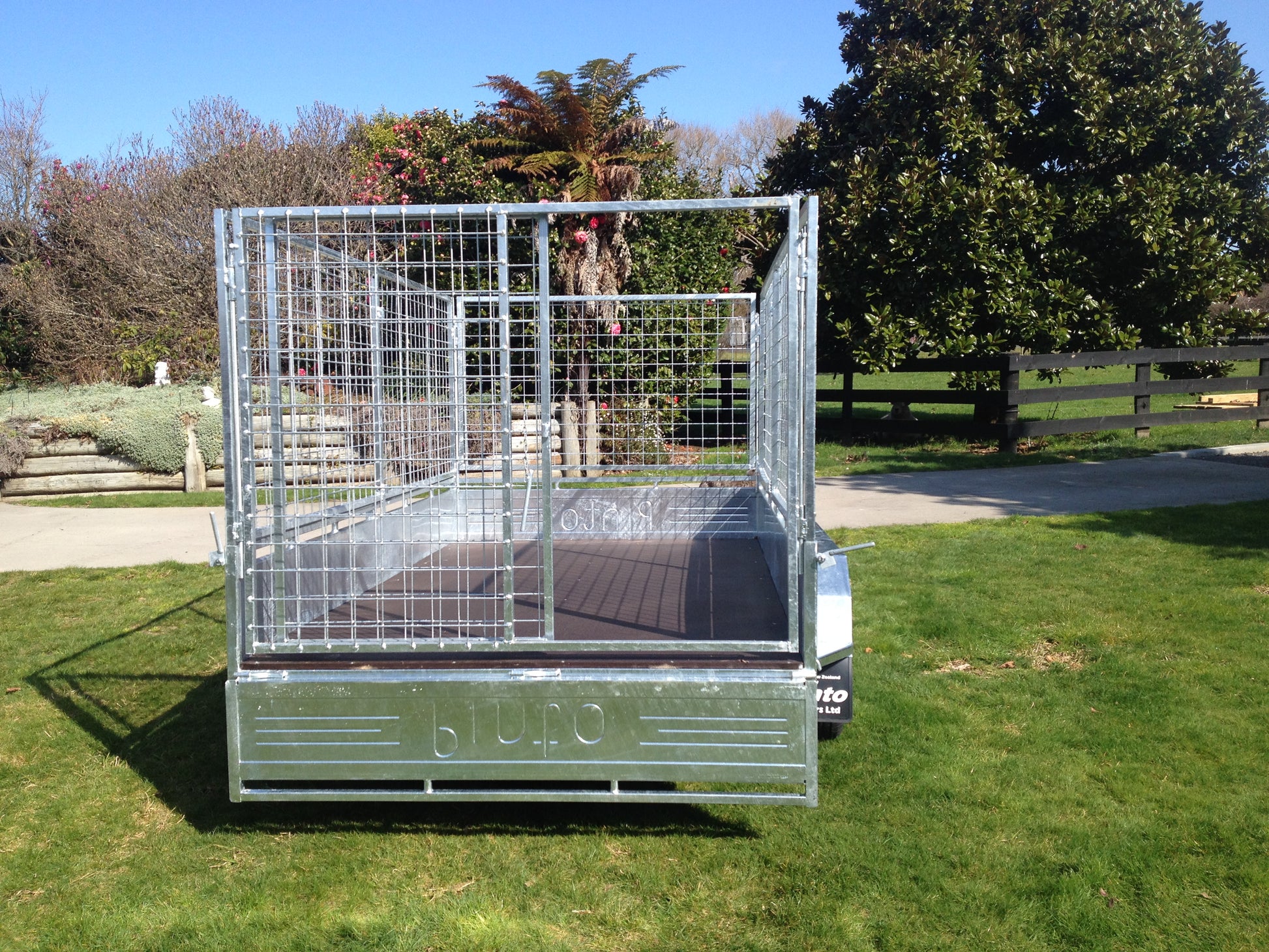 Unbraked Tandem with Cage