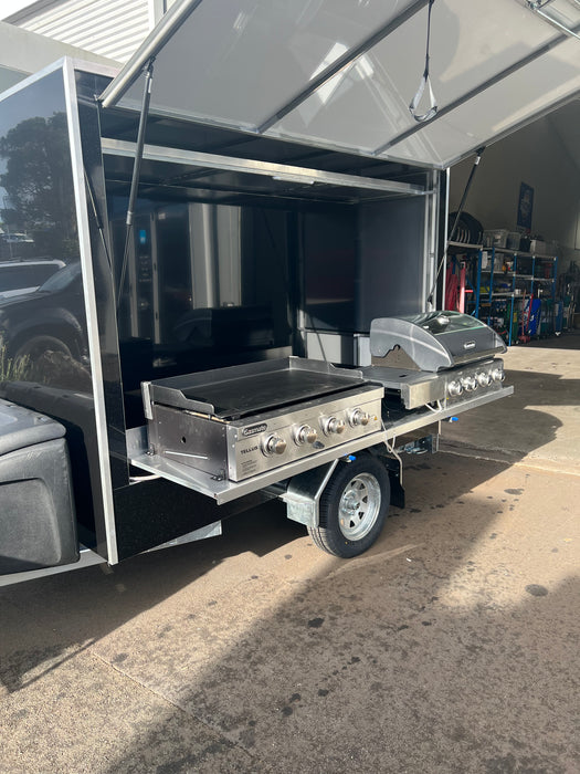 Hooded and Flat Plate BBQ combo in a BBQ2