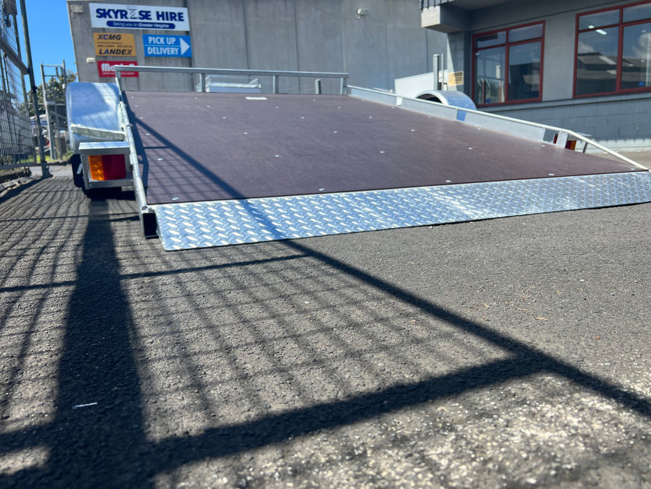 Tilted loading angle