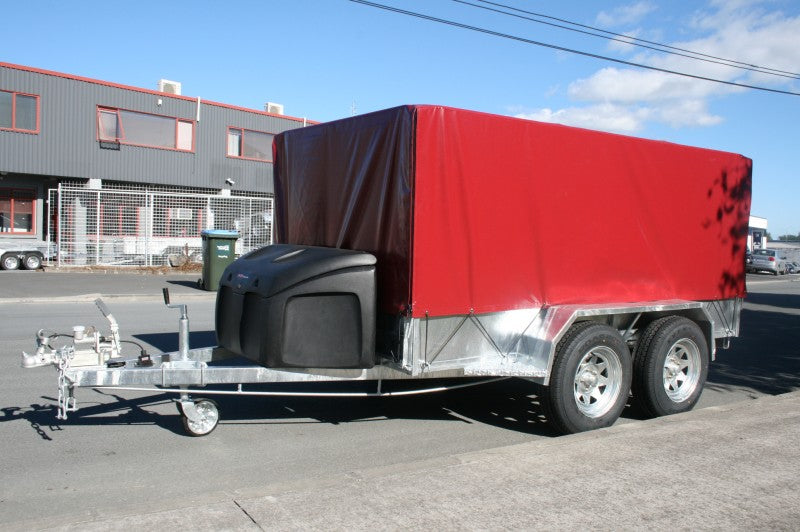 Braked tandem with cover and toolbox