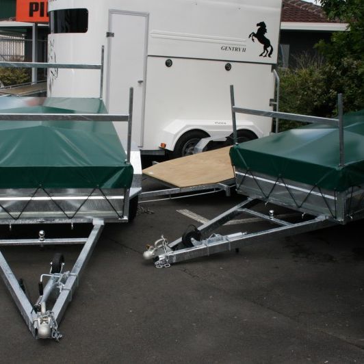 Pinto Trailer with H Frames and Cover